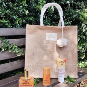 Nuxe KIT de L'ete- Huile Sèche Multi-Function OR 100ml + Fluide Léger Haute Protection SPF 50/50m + Shampooing Douche Apres-soleil 100ml + Sun Bag